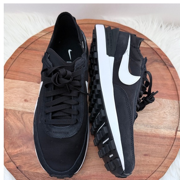 Nike Waffle One Womens Black White Casual Lifestyle Sneakers DC2533001 Sz 10 - Picture 2 of 12